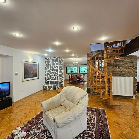 Apartment Nina With Private Terrace Tour As Любляна Екстериор снимка